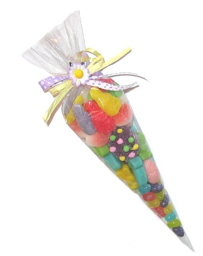 Cornets de bonbons et friandises assorties de P�ques