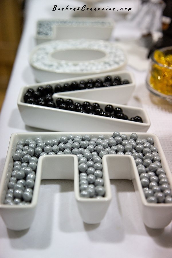 Bar  bonbons de Mariage blanc, argent, or, et noir