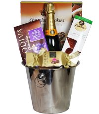 Mother's Day Gift Guide - Veuve Clicquot Brut Champagne Deluxe